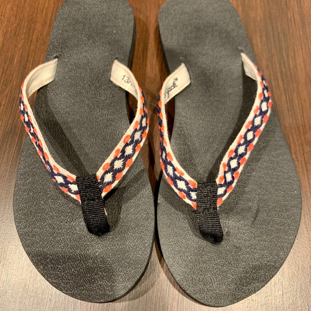 Cat and jack flip flops